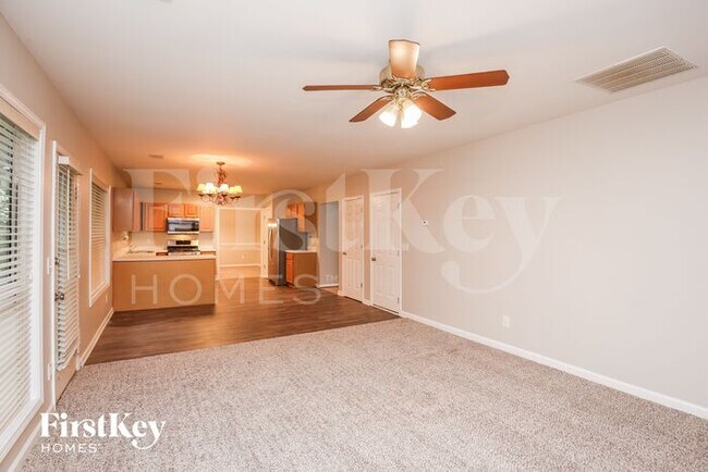 Foto del edificio - 2684 Conifer Green Way