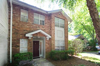 Building Photo - 1080 Woodbridge Hollow NE