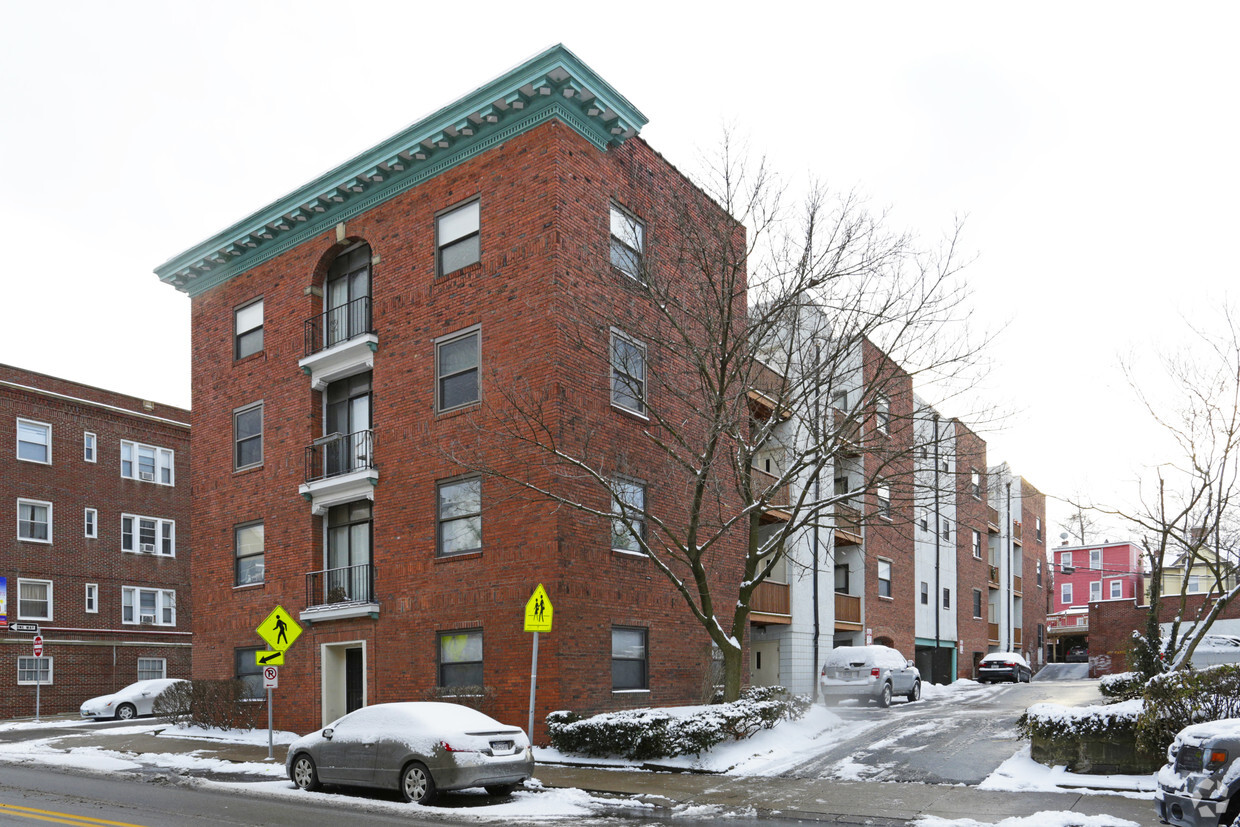 Building Photo - 5607-5611 Elmer St