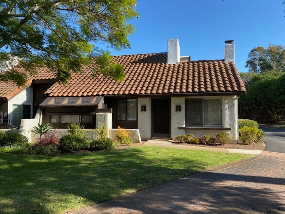 Primary Photo - Cozy and spacious two-bedroom condo townho...