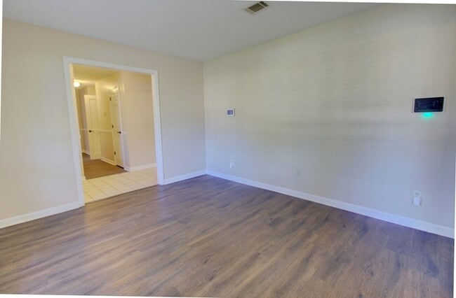 Foto del edificio - 809 Barrington Dr