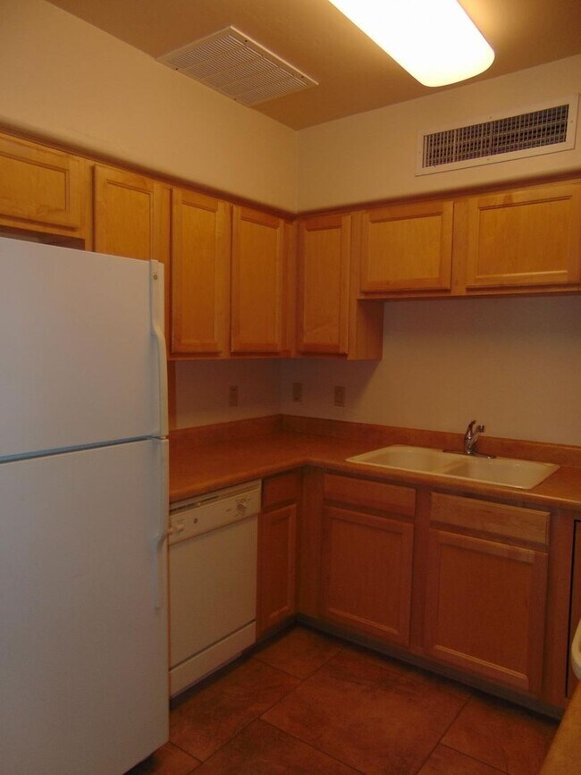 Foto del edificio - Student Housing 2 Bed/ 2 Bath w/ Loft/View...