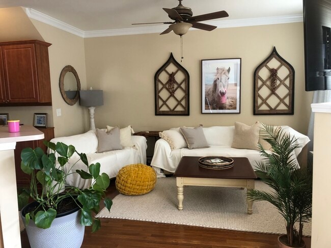 Foto del edificio - 460 Heritage Village Ln