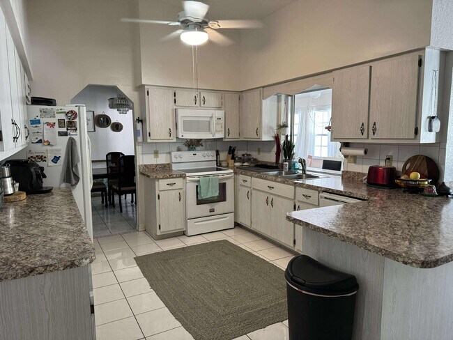 Cocina - 21312 Wardell Ave
