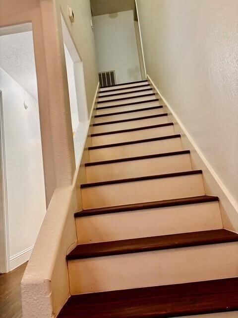 Building Photo - 23915 Floragate Dr