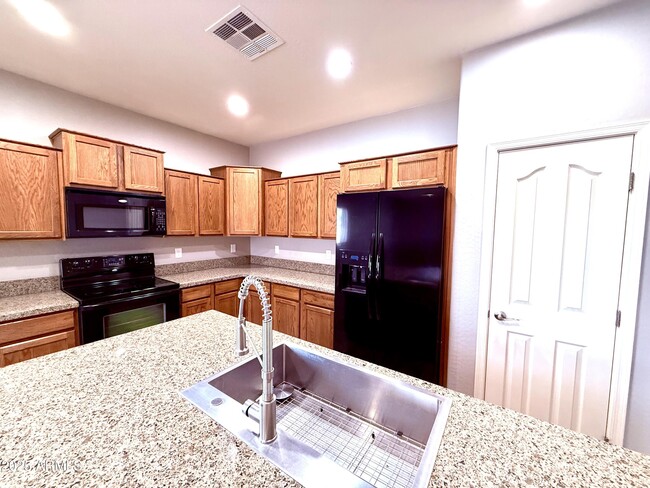 Building Photo - 2865 N Mystic Ct