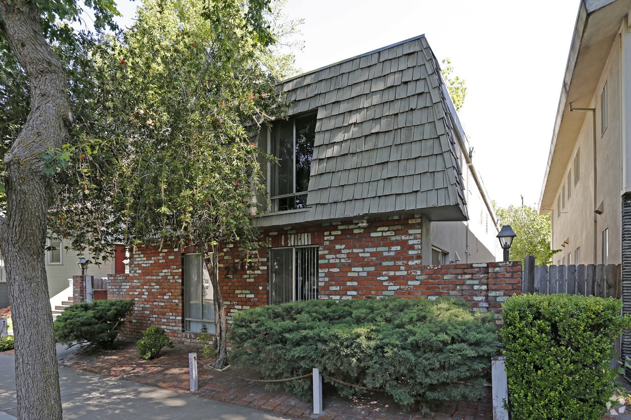Building Photo - 2515 F St