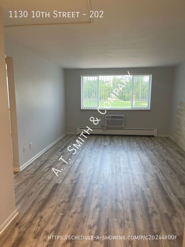 Foto del edificio - Two Bedroom Apartment in the Heart of Down...