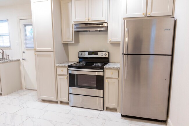 Kitchen - 3807 Gaston Dr
