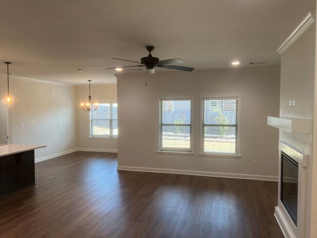 Foto del edificio - Charming 3 Bed 2 Bath Home