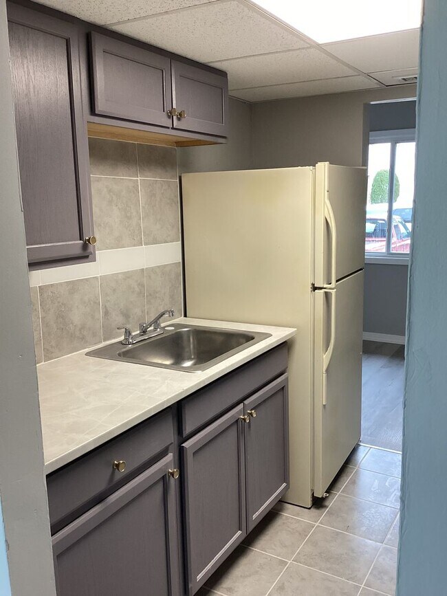 Foto del edificio - Three-Bedroom Townhouse Available Now