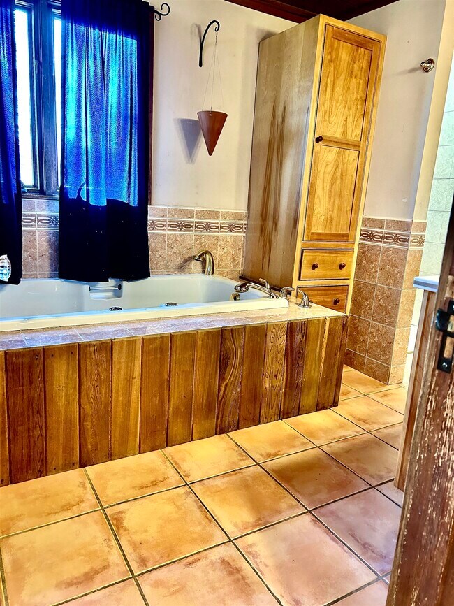 Foto del edificio - 185 US-4