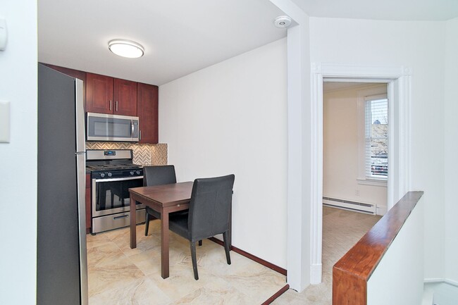 Building Photo - Beautiful 1 Bedroom Apartment in Kensingto...