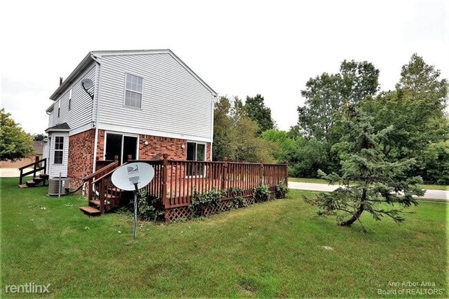 Building Photo - 3268 Monument