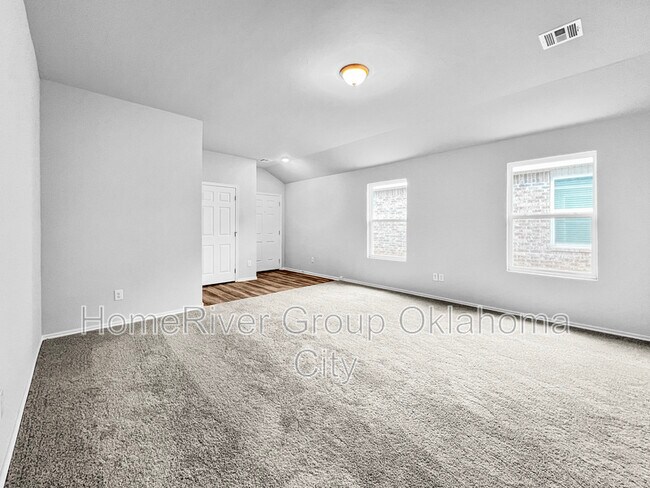 Foto del edificio - 927 Hudson Rd