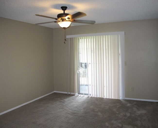 Building Photo - 3 bd / 2 ba Condo in Palmas Atlas