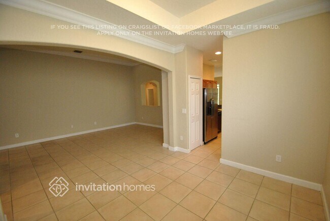 Foto del edificio - 10469 Galleria St