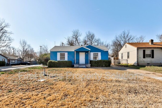 Building Photo - 2500 NW 41st St