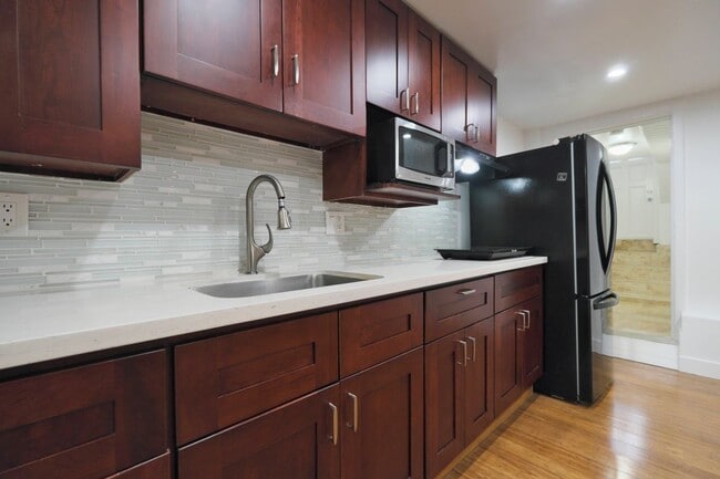 Building Photo - 1730 33rd Ave