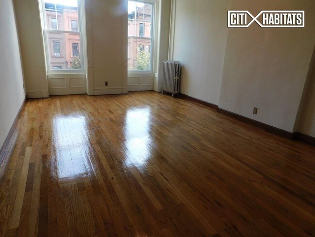 Foto del edificio - 465 Greene Ave