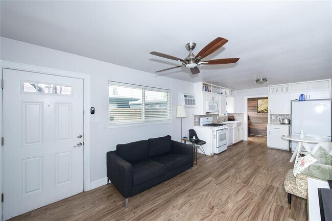 Foto del edificio - 1715 Taylor Gaines St