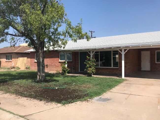 Building Photo - South Scottsdale Charmer! 4/br 3/ba with P...