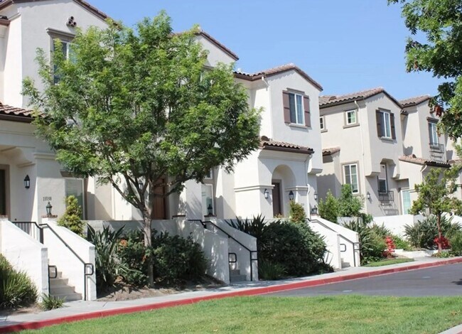 Foto del edificio - 3676 Tyler Ave