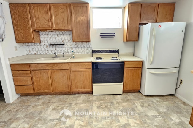 Building Photo - 9889 S Poppy Ln