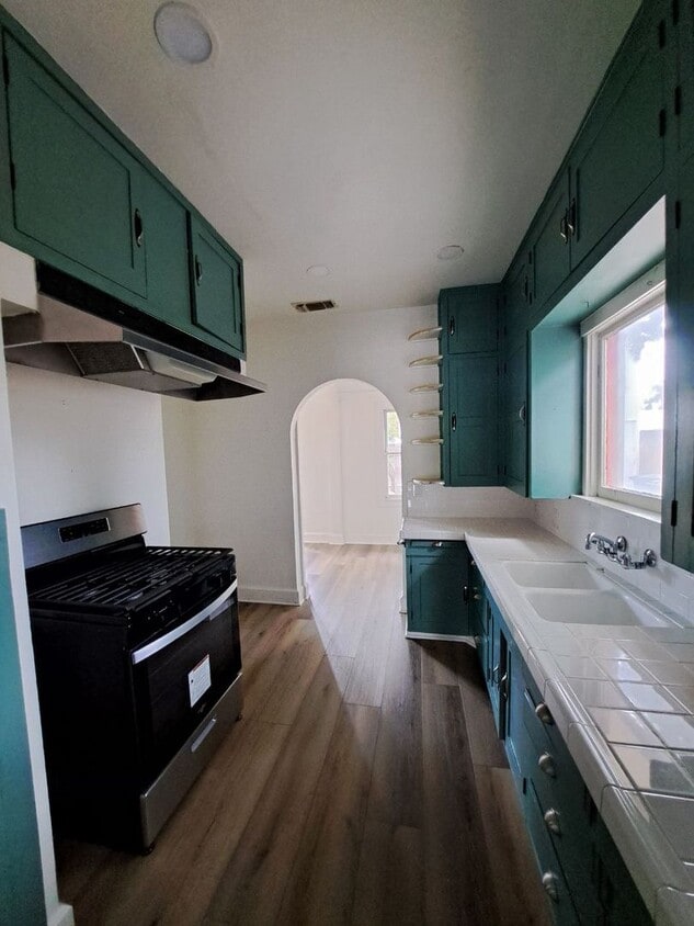 Foto del edificio - 141 E Hedges Ave