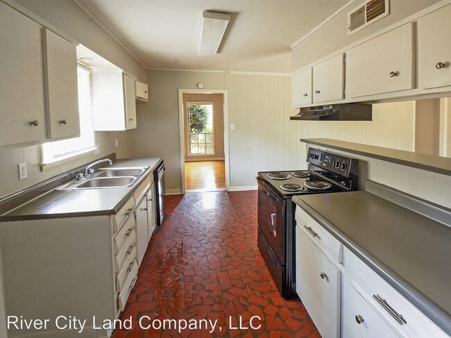 Building Photo - 3 br, 2 bath House - 4595 Leona Ave