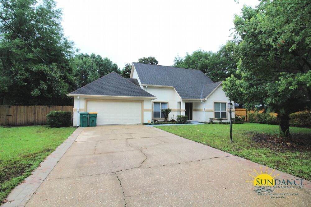 Primary Photo - 724 Spring Lake Dr