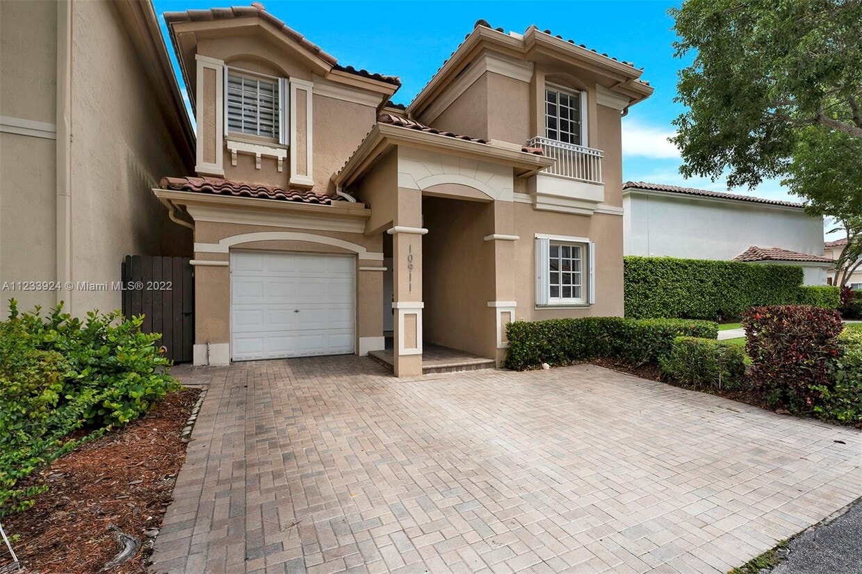10911 NW 67th Terrace, Doral, FL 33178 Townhome Rentals in Doral FL