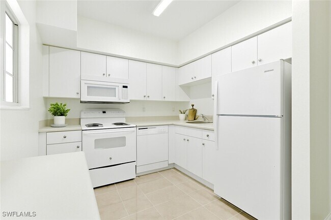 Foto del edificio - 8423 Bernwood Cove Loop