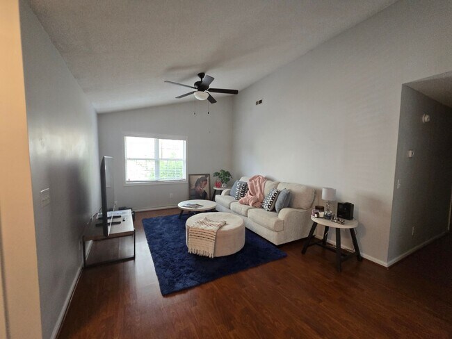 Foto del edificio - Waterfront, 2Bed, 2Bath, Minutes From 17 N