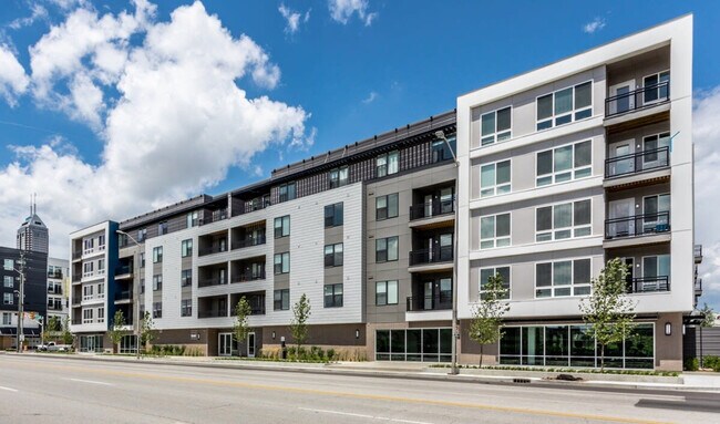 Foto del edificio - 520 E Washington St