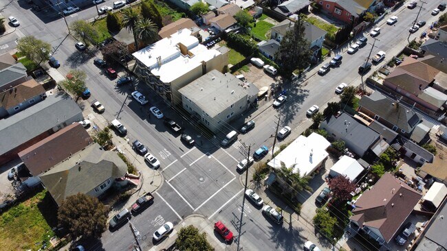 Foto del edificio - 400 Bissell Ave
