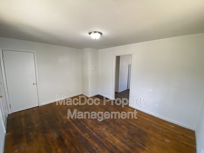 Building Photo - 209 Frazier St