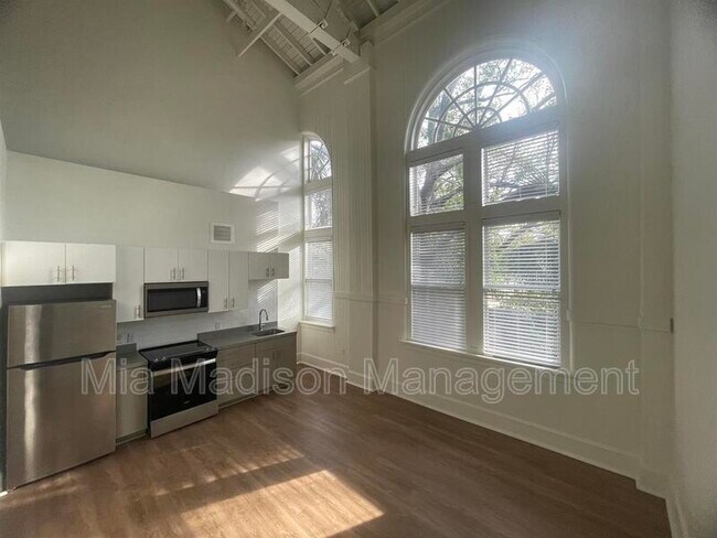 Foto del edificio - 328 Barnard St