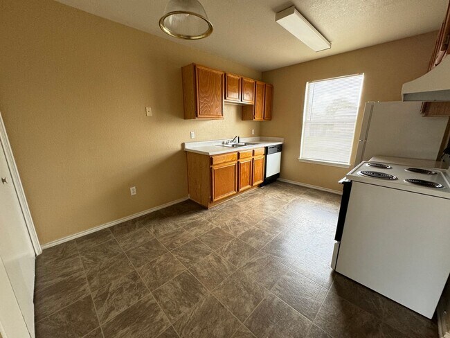 Foto del edificio - 1601 Cedarhill Dr