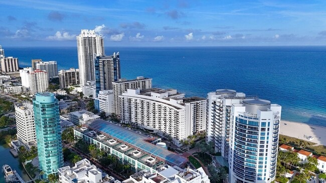 Foto del edificio - 6039 Collins Ave