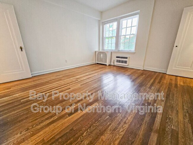 Foto del edificio - 4700 Connecticut Ave NW
