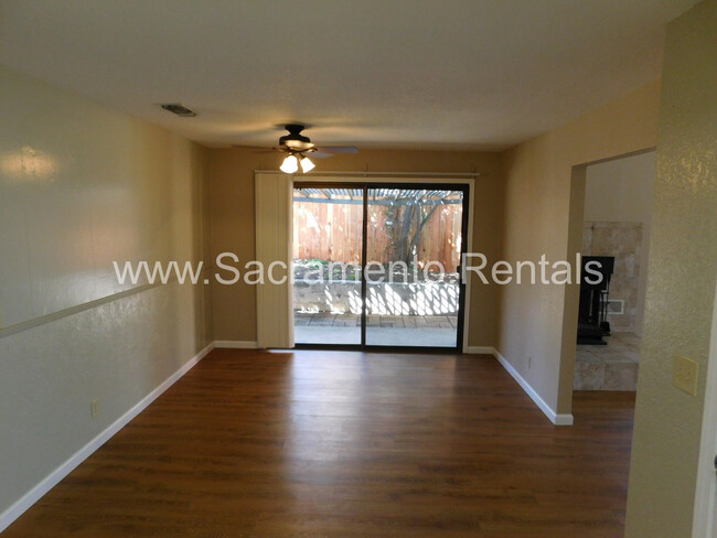 Foto del edificio - Spacious 2bd/2ba Foothill Farms Duplex wit...