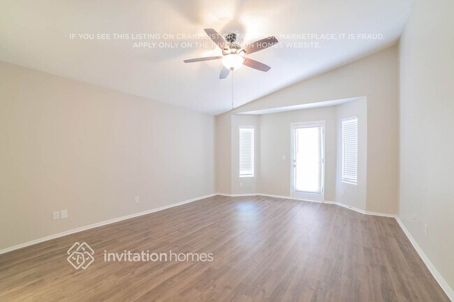 Foto del edificio - 1692 W Stanford Ave