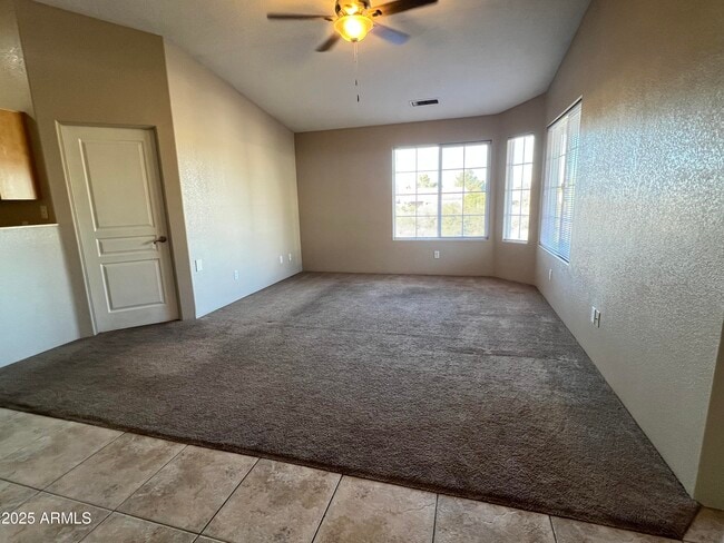 Building Photo - 1225 E Elm St