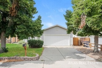 Building Photo - 3571 S Lewiston Way