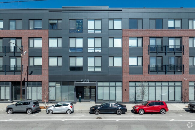 Building Photo - 508 Pershing at Oakwood Shores