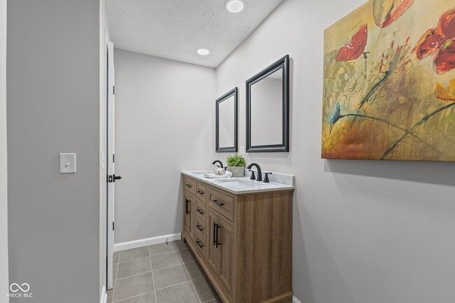 Building Photo - 111 W Southern Ave