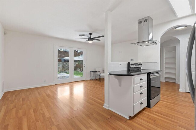 Foto del edificio - 2407 Southland Dr