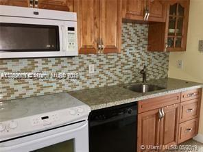 Foto del edificio - 9800 W Bay Harbor Dr