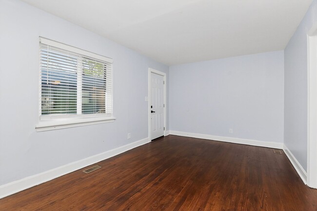 Foto del edificio - Cozy 2 Bedroom Duplex Close to NoDa!